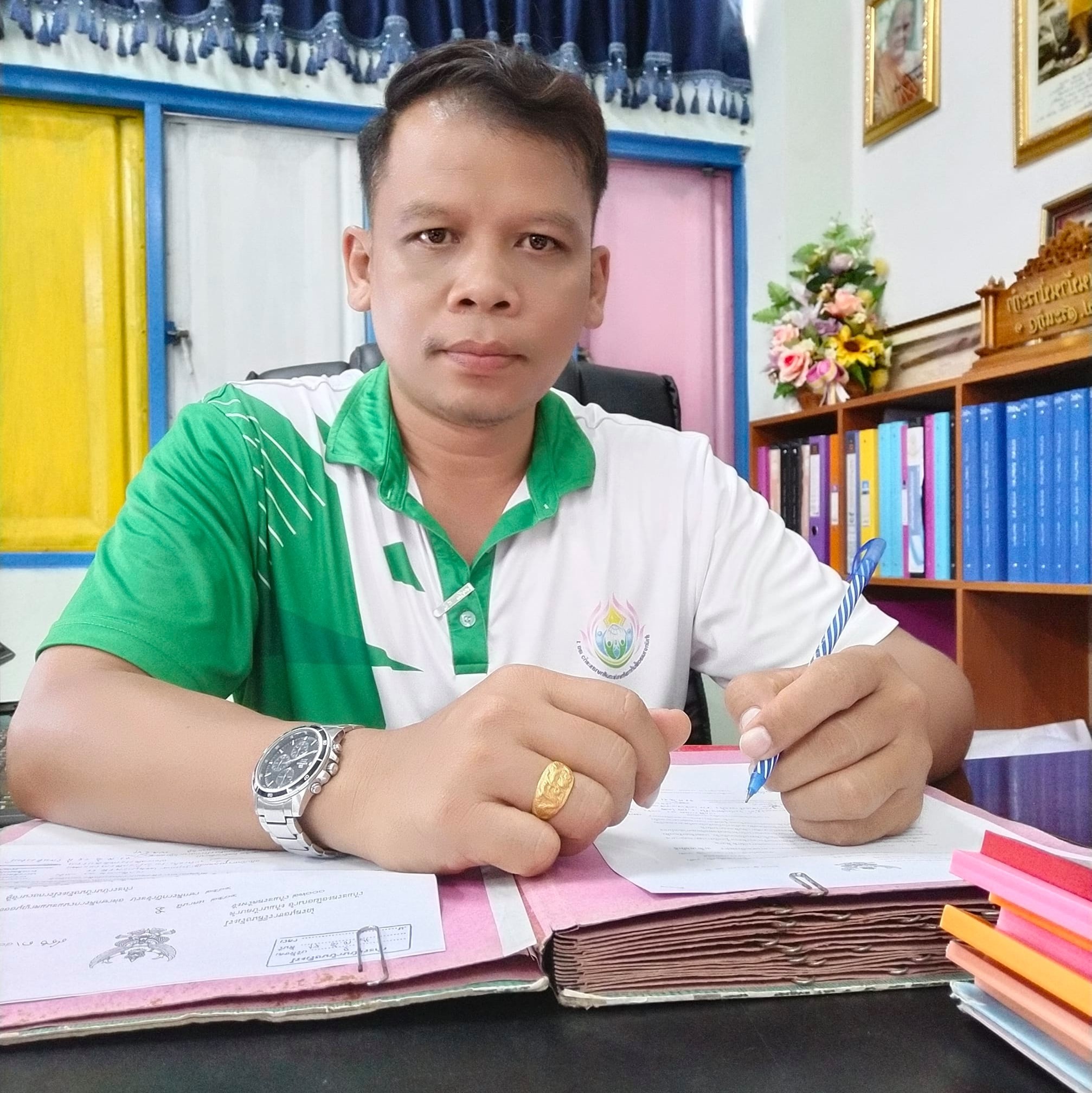 นายธนวรัท  คำเสียง